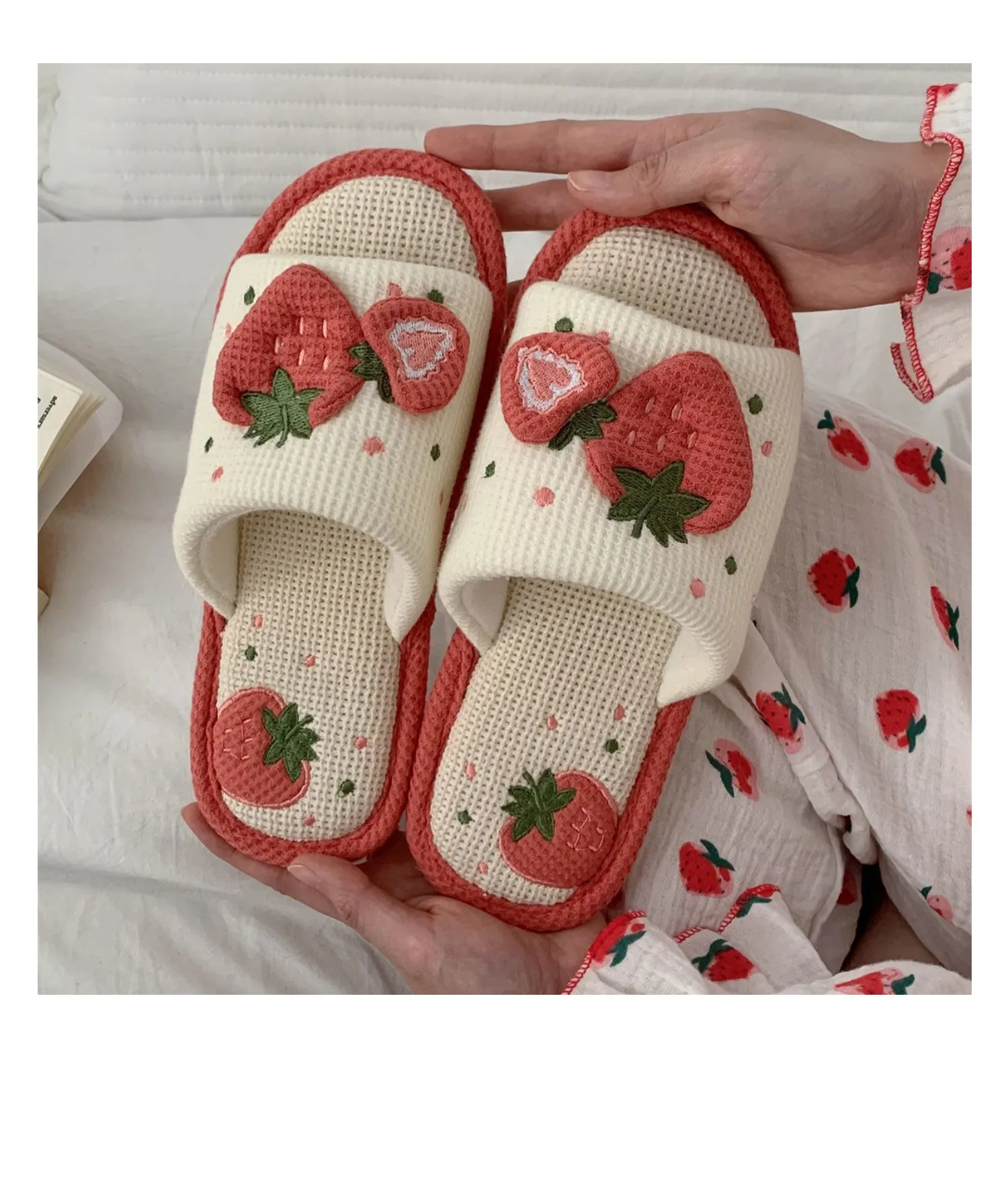 Cute Strawberry Plush Slippers Autumn House Slides Female Flip Flops Women Slippers Winter Home Warm Furry Linen Slippers Women