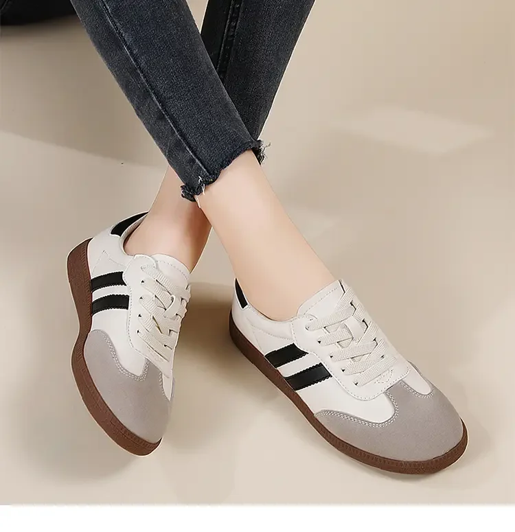 Flat Luxury Shoes Women 2024 Autumn New Classic Ladies Sneakers Women Leather Retro Low Cut Lace -up Casual Round Toe Grey White