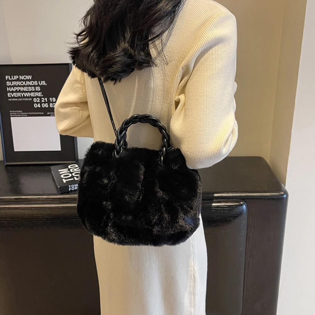 Luxury Plush New Handbag Winter Soft Faux Fur Crossbody Bag 2023 Fashion Women Fluffy Top-Handle Bags Ladies Pleated Satchel Bag