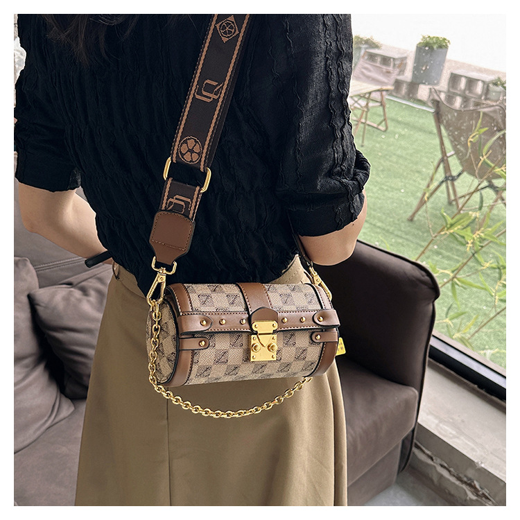 Wide Shoulder Strap Bag For Women Fashion Designers Retro Personality Shoulder Cylinder Crossbody Sling Bags Handbags For Women