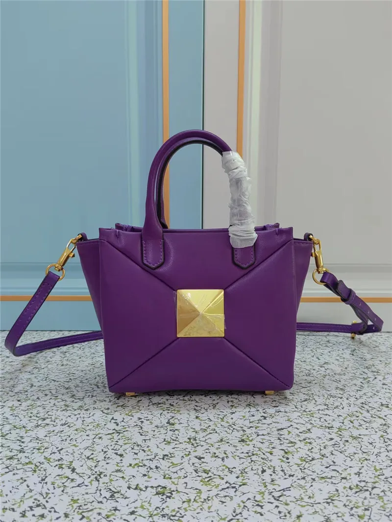 Ladies Luxury Handbag Top Leather Shopping Bag Metal Big Rivet Designer Bag Versatile Shoulder Messenger Bag Fashion Women's Bag