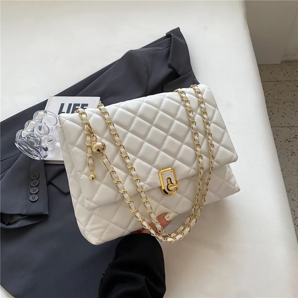 Quilted Large Chain Shoulder Bags For Women 2023 Luxury Designer Crossbody Bags PU Leather Ladies Handbags Black White