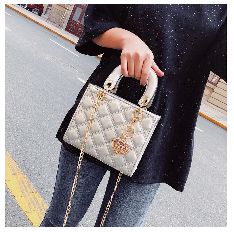 High Quality Designer Women Shoulder Bag Brand Luxury Handbag Clutch Diamond Stripe Chain Crossbody Bag Female Travel Hand Purse