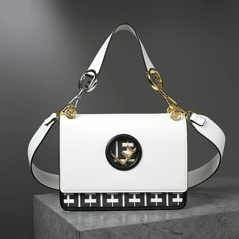 Hollow Carved Square Bag Luxury Design Handbag Clamshell Metal Shoulder Bag Pu Leather Material Cross Body Bag Evening Bag