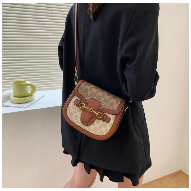 Women Bag 2023 Hot New Fashion Retro Crossbody Bag Luxury Women's Bag Saddle Bag Wide Shoulder Strap Single Shoulder Bag Totes