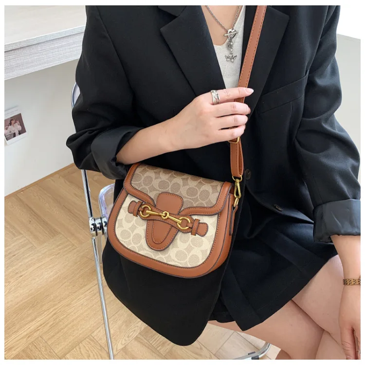 Women Bag 2023 Hot New Fashion Retro Crossbody Bag Luxury Women's Bag Saddle Bag Wide Shoulder Strap Single Shoulder Bag Totes