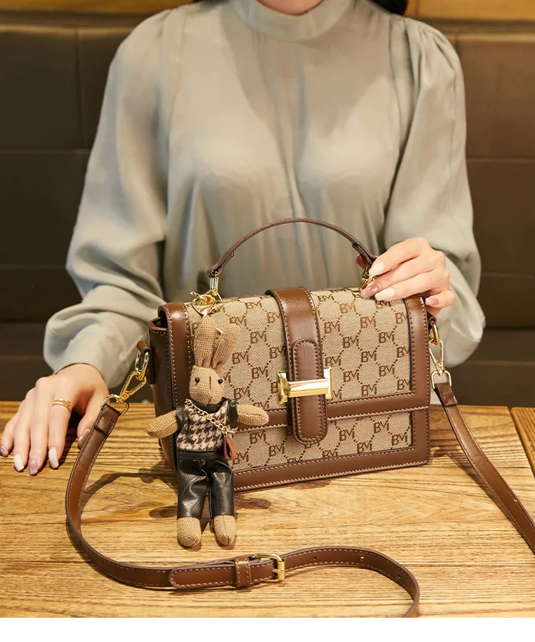 Women's handbag 2023 new high-end retro chain single shoulder small square bag, female designer diagonal cross bag