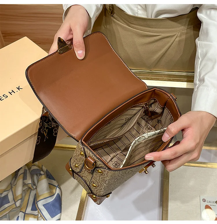 Women's handbag, genuine leather handbag, new 2023, high-end designer, fashionable single shoulder crossbody bag, small square b