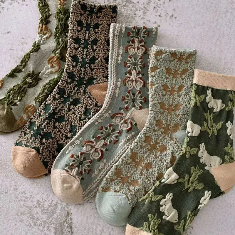 5 Pairs of Autumn and Winter Three-Dimensional Relief Female Socks Korean Version cute and soft floral female socks