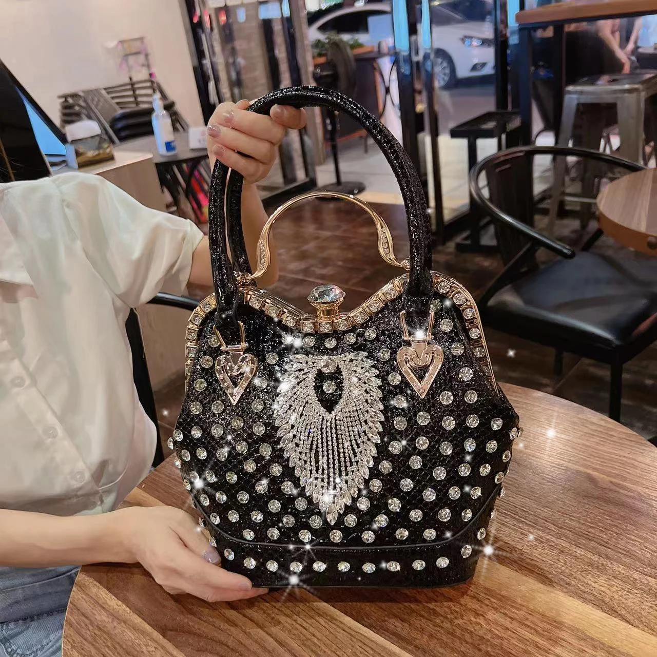 Spring and summer new high-grade fashion diamond bucket bag women's banquet dress versatile one-shoulder messenger handbag