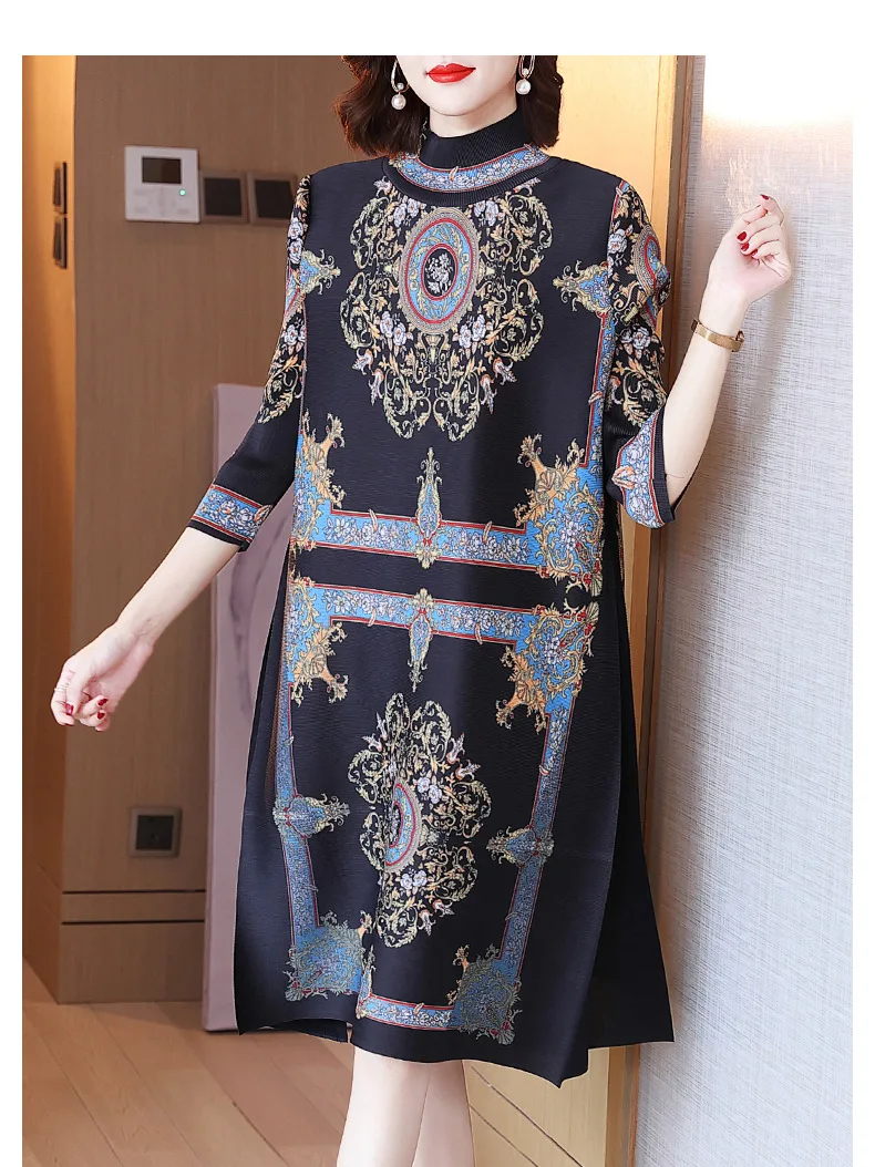 French high-end print Miyake pleated dress spring 2024 new fashion loose plus size age-reducing mother women's dress