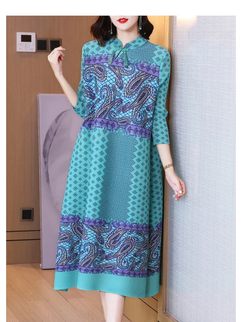 French high-end print Miyake pleated dress spring 2024 new fashion loose plus size age-reducing mother women's dress