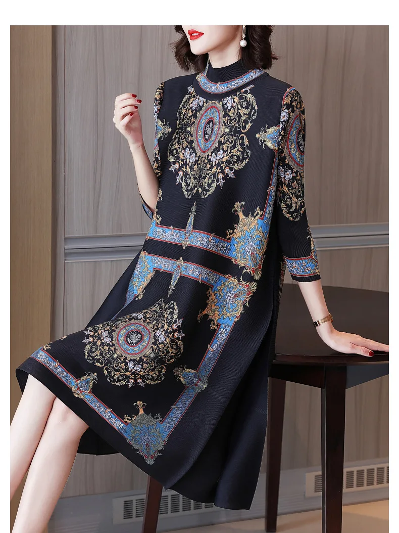 French high-end print Miyake pleated dress spring 2024 new fashion loose plus size age-reducing mother women's dress