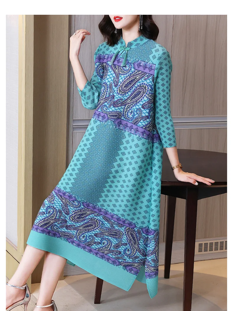 French high-end print Miyake pleated dress spring 2024 new fashion loose plus size age-reducing mother women's dress