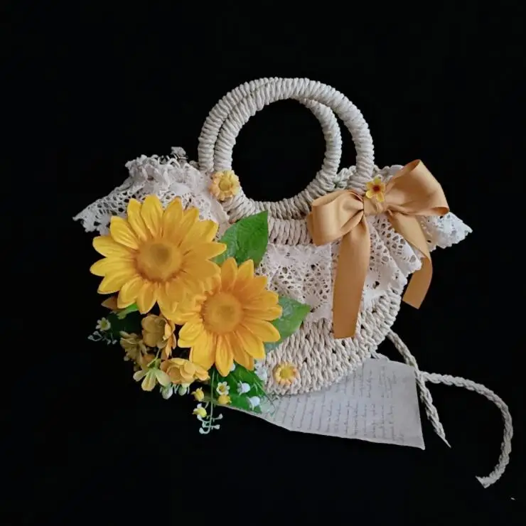 2023 New Design Straw Bag Lolita Handbag Summer Mini Beach Bag for Women Handmade Floral Lace Totes Woven Crossbody Bag Purse