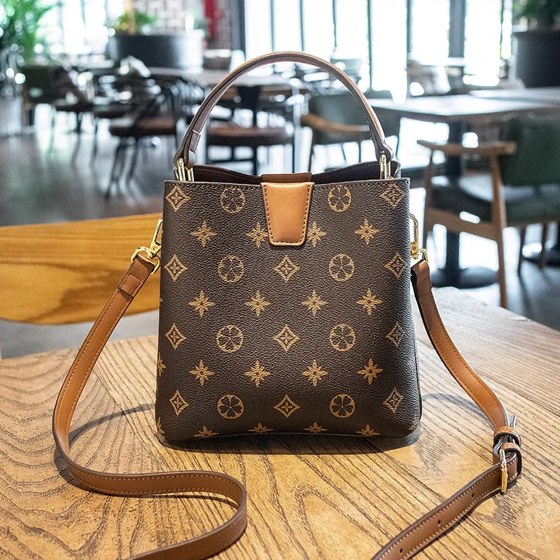 IVK 15*20cm Luxury Women's Brand Clutch Bags Designer Round Crossbody Shoulder Purses Handbag Women Clutch Travel Tote Bag