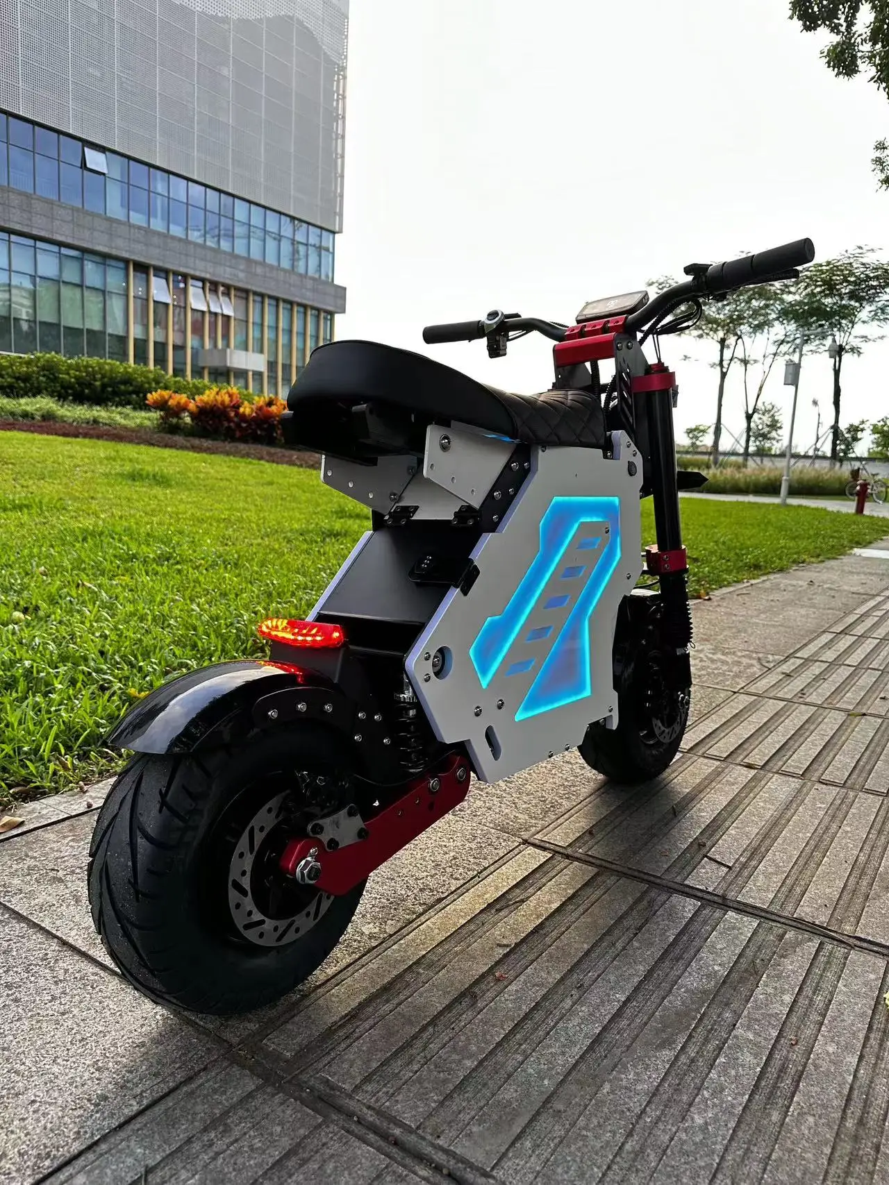 Good Selling 72V 7000W Electric Scooter Bike 13Inch 10000W Fast Speed 85KMH 120Kmh Dual Motor Powerful Adult Escooter With Pedal