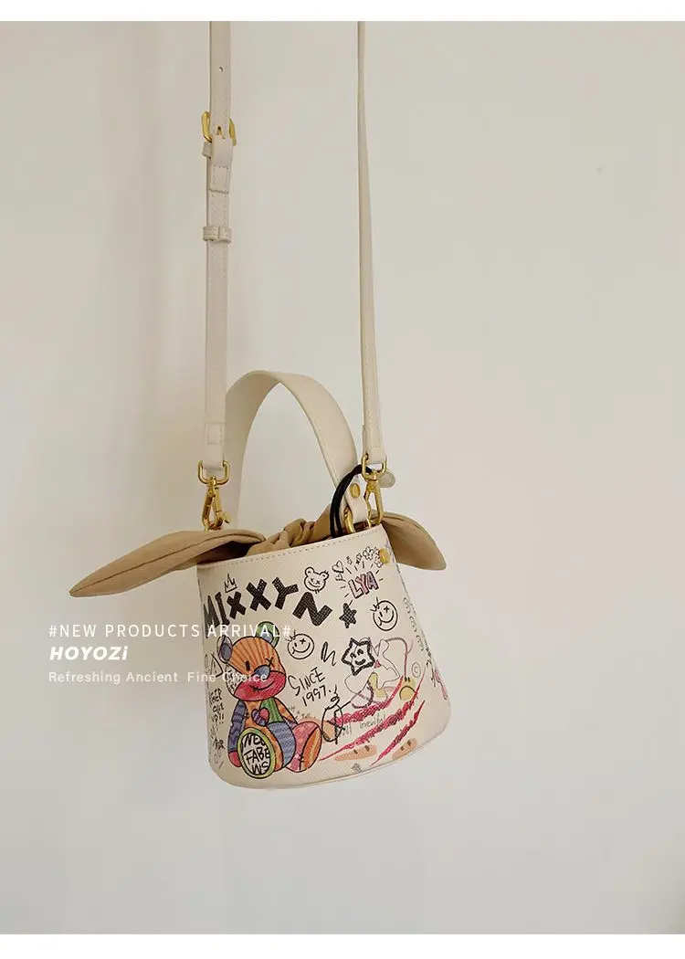 2024 New Super Beautiful Graffiti Childlike Bear Bucket Bag Graffiti Bag Cute Female Summer Bag Versatile Messenger Bag