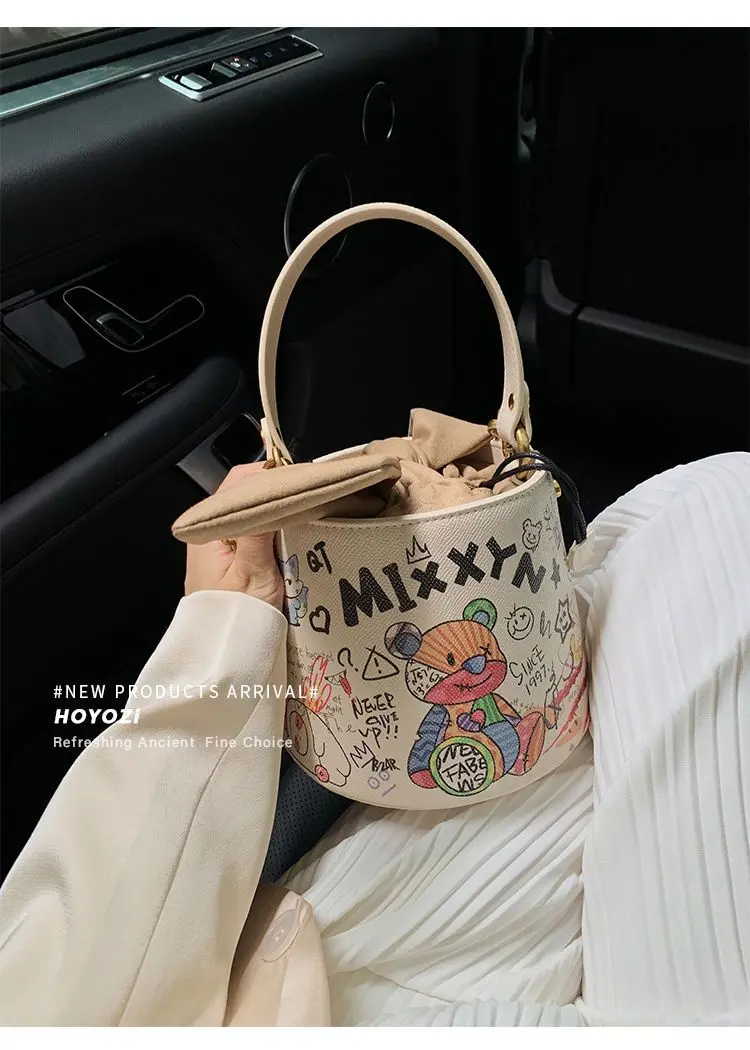 2024 New Super Beautiful Graffiti Childlike Bear Bucket Bag Graffiti Bag Cute Female Summer Bag Versatile Messenger Bag