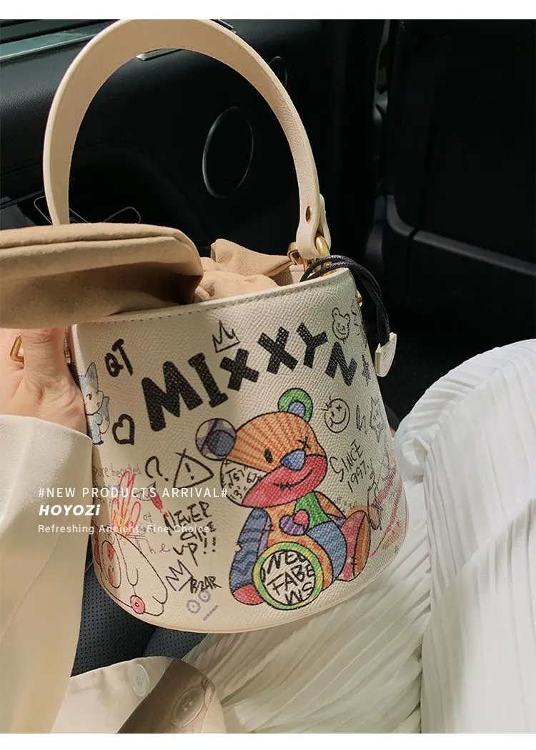 2024 New Super Beautiful Graffiti Childlike Bear Bucket Bag Graffiti Bag Cute Female Summer Bag Versatile Messenger Bag