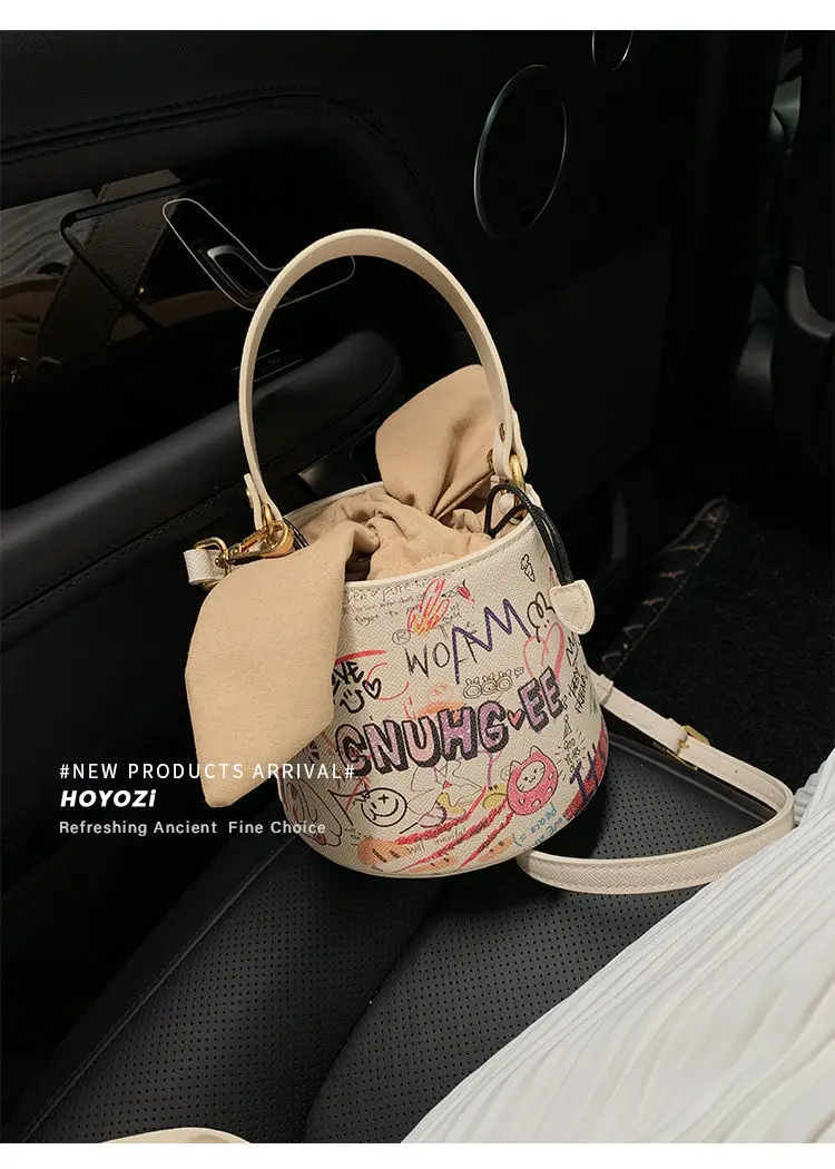 2024 New Super Beautiful Graffiti Childlike Bear Bucket Bag Graffiti Bag Cute Female Summer Bag Versatile Messenger Bag