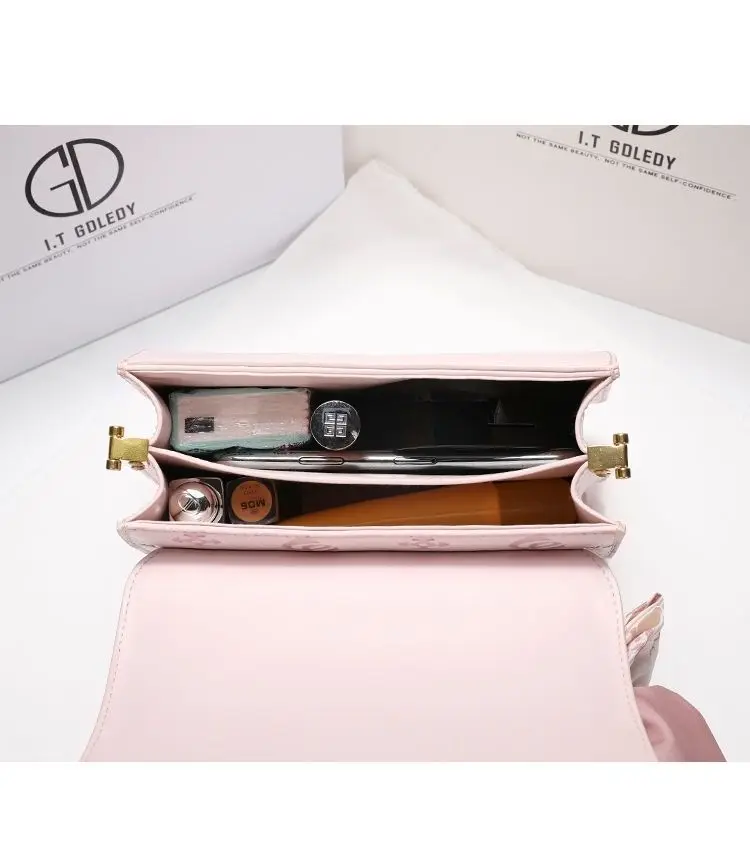 Hong Kong Niche Luxury Brand Women's Handbag 2023 New Pink Embossed Handbag Crossbody Bag Versatile Tideway