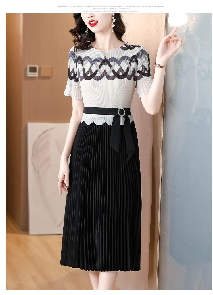 Sanzhai Pleated Dress 2023 Summer New O-Neck Elastic Slim Large Swing Dress Geometric Print Short Sleeve Knee Long Dress