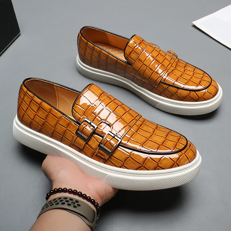 New Men's Charm Crocodile Pattern Monk Strap Leather Leisure Shoes Male Comfortable Thick Bottom Loafers Zapatos Hombre