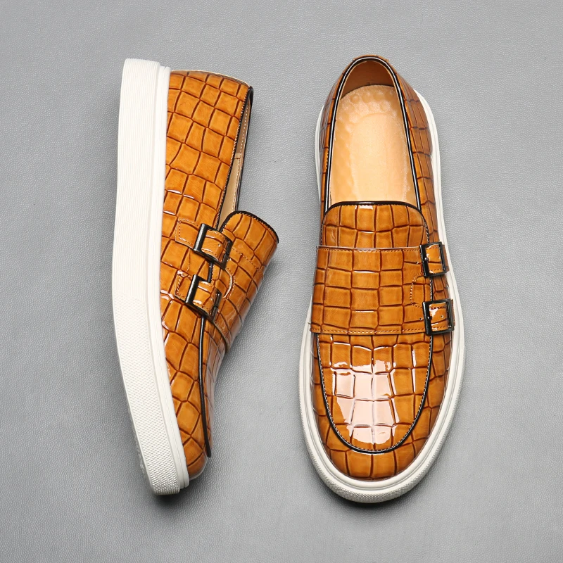 New Men's Charm Crocodile Pattern Monk Strap Leather Leisure Shoes Male Comfortable Thick Bottom Loafers Zapatos Hombre