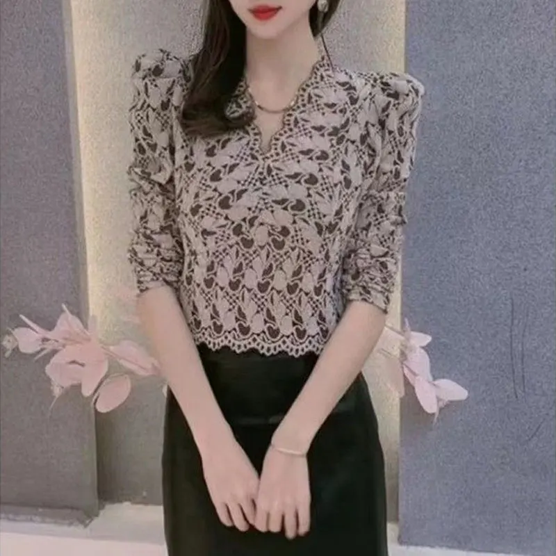 Office Lady Broken Flowers Shirt Jacquard Weave Autumn Winter French Style Female Clothing Elegant V-Neck Stylish Lace Blouse