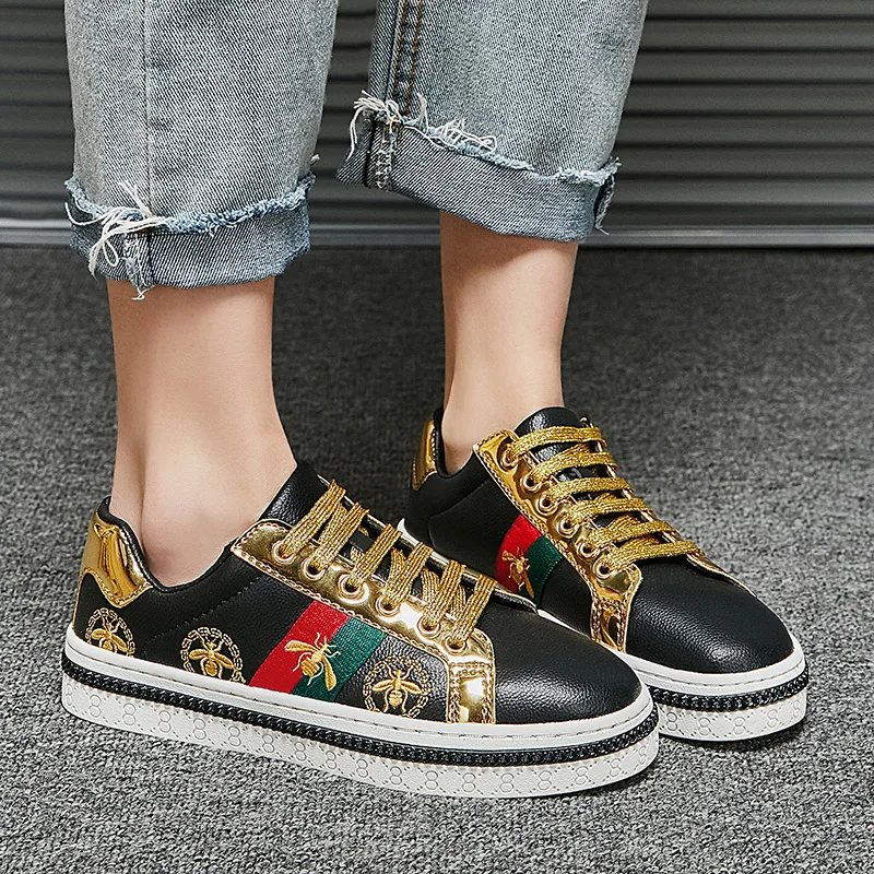 Trendy Brand Embroidered Shoes Couple Casual Flats Sneakers Comfort Mens Skateboarding Shoe Unisex Black White Women Footwear