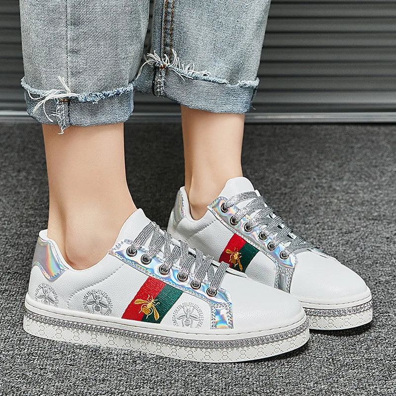 Trendy Brand Embroidered Shoes Couple Casual Flats Sneakers Comfort Mens Skateboarding Shoe Unisex Black White Women Footwear