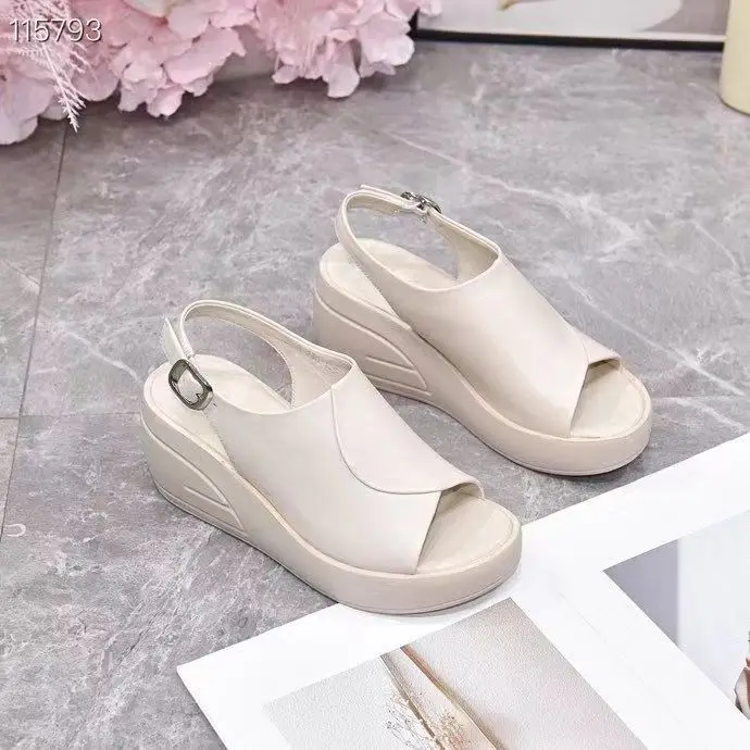Summer New Women's Fish Mouth Sandals Wearing Slope Heel Leather Clasp for Simple and Comfortable Thick Sole Shoes for Women