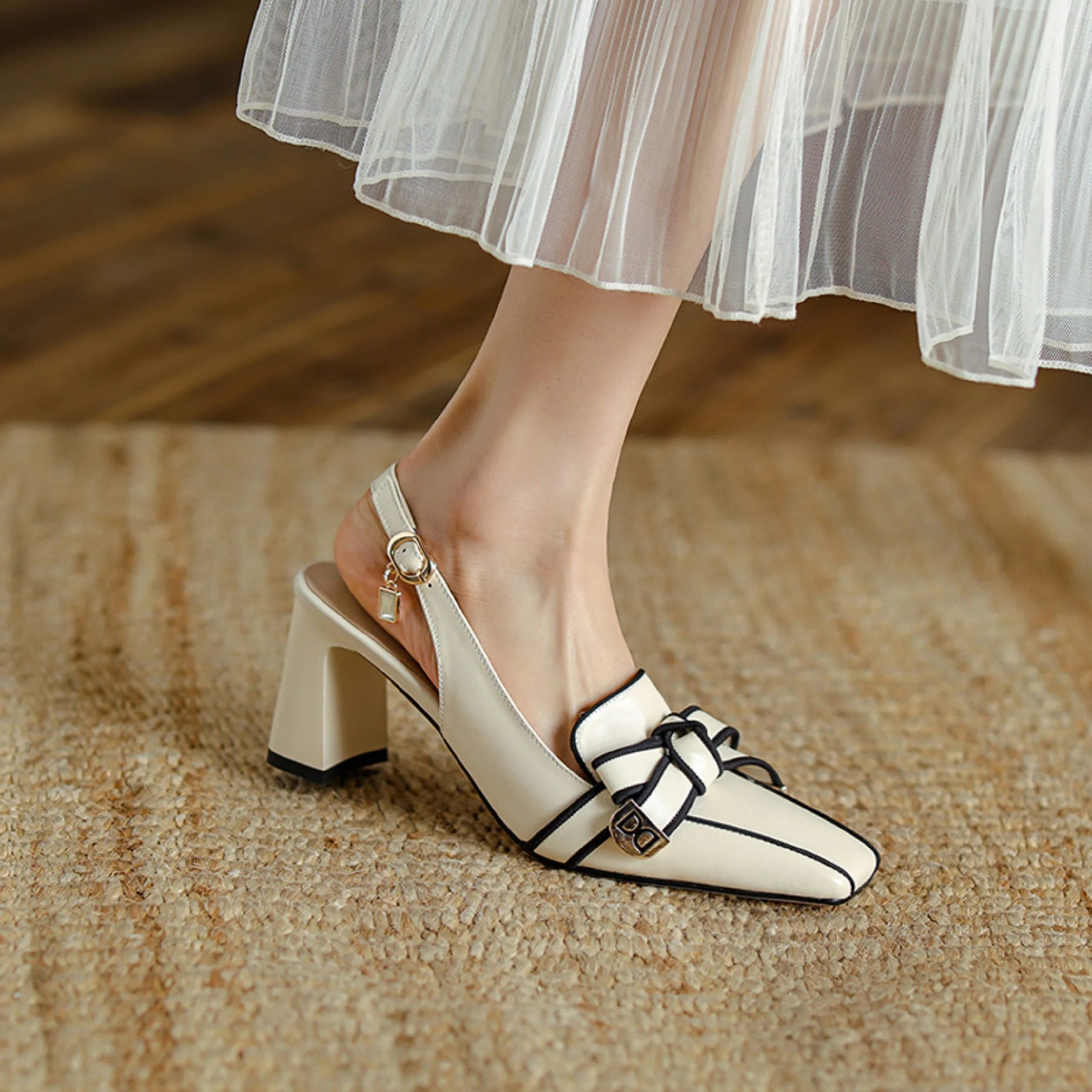 2024 New Summer French Retro High-heeled Lady Sandals Female Thick Heel Square Toe with Back Empty Shoe Trend 33-46