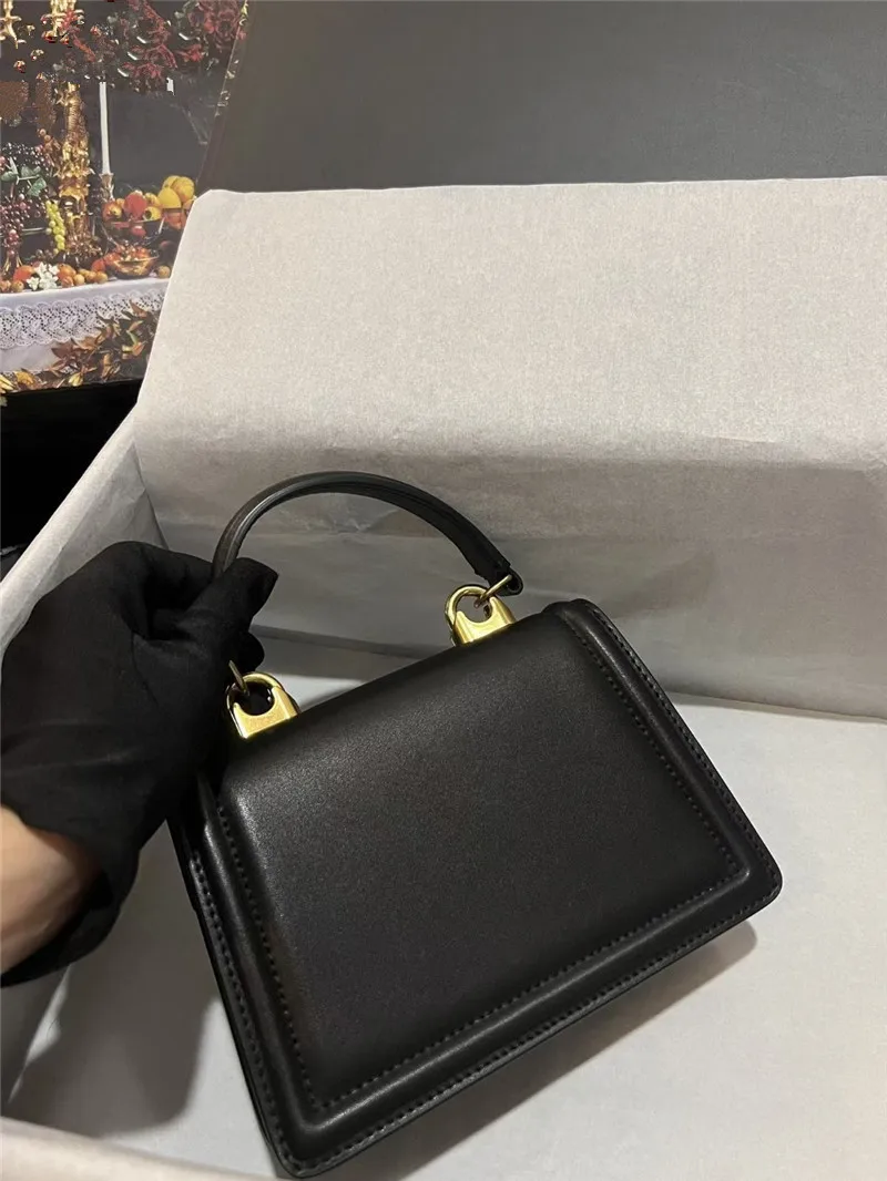 Head Layer Cowhide Handbag Hidden Magnetic Clasp Flap Chain Small Square Bag Luxury Designer Handbags High Quality 2024