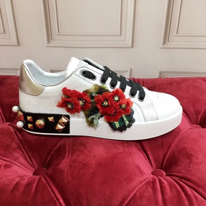 Spring New Round Toe Lace Up Flats Casual Shoes Woman Rose Flowers Embroidery Rivet Decor Real Leather Sneakers For Women 2024